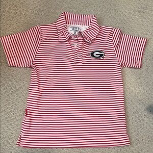 Red and White Polo Shirt with Classic Collar and Short Sleeves